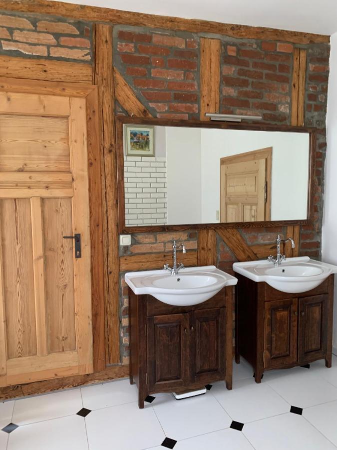 مبيت وإفطار لوفوفيك شلاونسكي Stara Szkola Debowy Gaj The Old School Debowy Gaj المظهر الخارجي الصورة